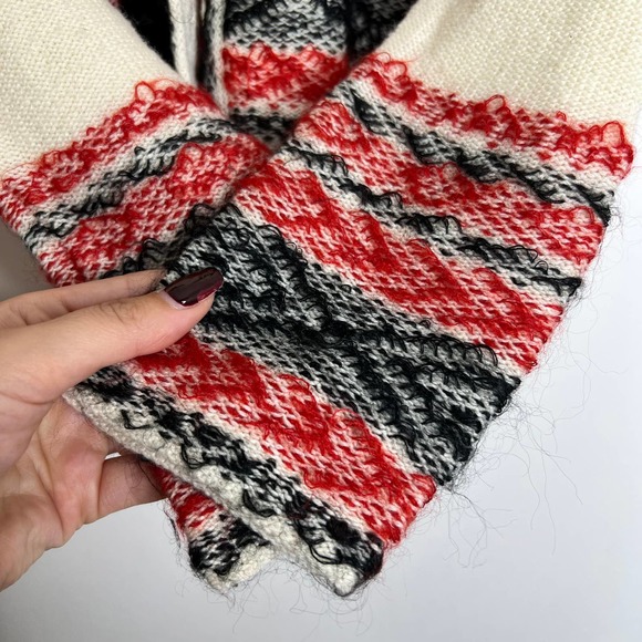 Anna Sui James Coviello Foranna White with Red and Black Details Sweater - Picture 8 of 12